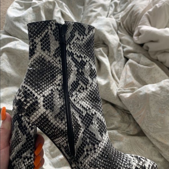 pretty little thing snake skin boots - Picture 3 of 3